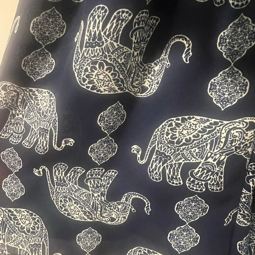 Intricate Blue Floral Jumpsuit for Casual Elegance - Picture 3 of 4